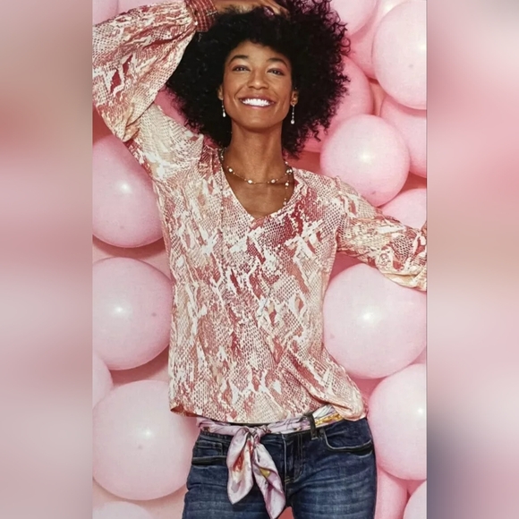 CAbi Pink Snakeskin Blouse Sz S - Picture 6 of 6